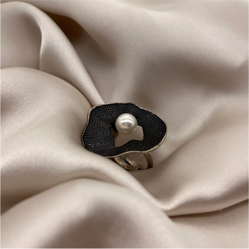 Sterling Silver Ring The Pearl