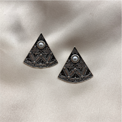 Earrings The Triangle with stone
