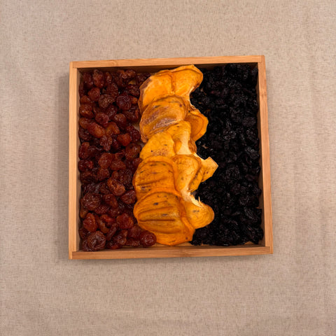 Dried fruits and nuts tray medium